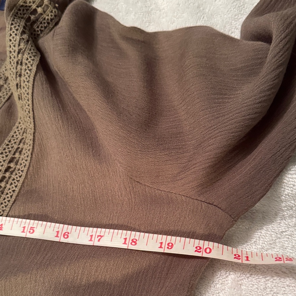 Blue Rain Olive Lace Trim light shirt - Picture 4 of 5